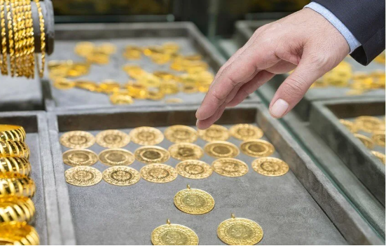 Foto - Altında ortalık karışacak gibi! Ekonomist Artuğ Çetin üstüne basa basa uyardı: Altını olan bunu yapsın