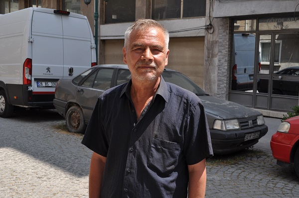 Foto - Altında otlar yeşerdi! Bu araç 10 senedir aynı yerde duruyor