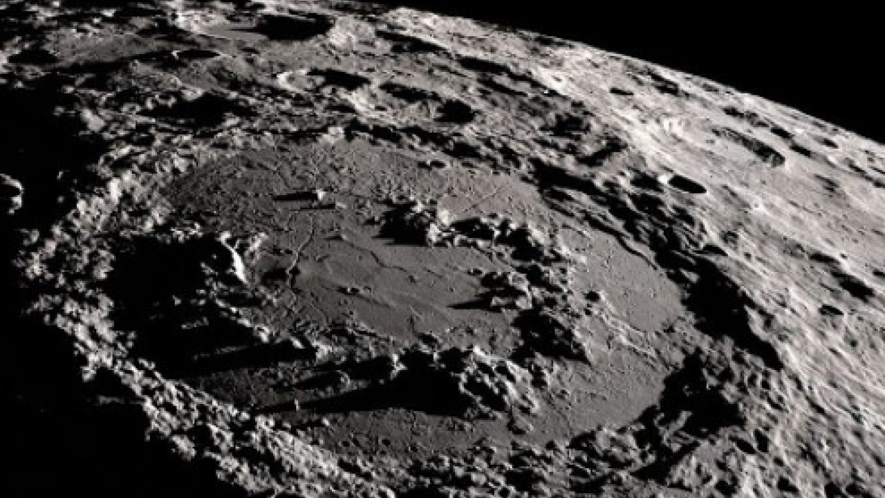 Foto - Altından bile daha değerli: Ay'da çok heyecanlandıran keşif!