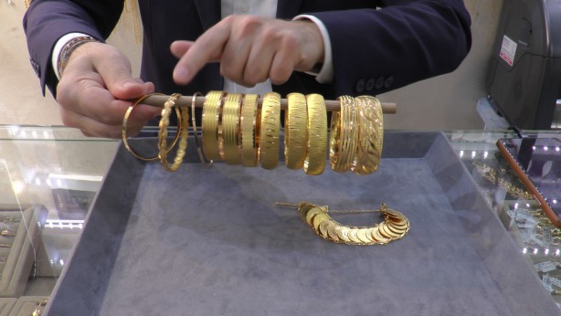 Foto - Altını olan deprem sonrası bakın ne yapıyor! Kuyumcular bu işe şaştı kaldı