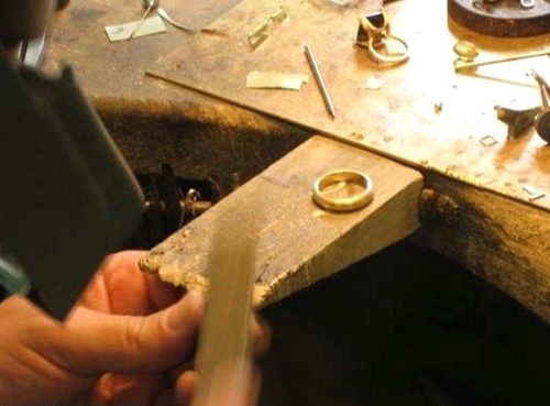 Foto - Alyans işte böyle yapılıyor