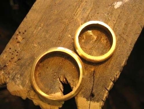 Foto - Alyans işte böyle yapılıyor