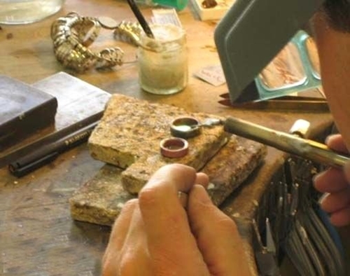 Foto - Alyans işte böyle yapılıyor