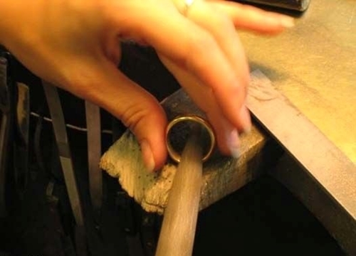 Foto - Alyans işte böyle yapılıyor