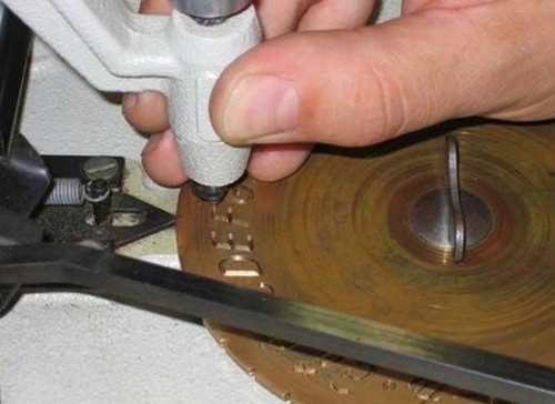 Foto - Alyans işte böyle yapılıyor