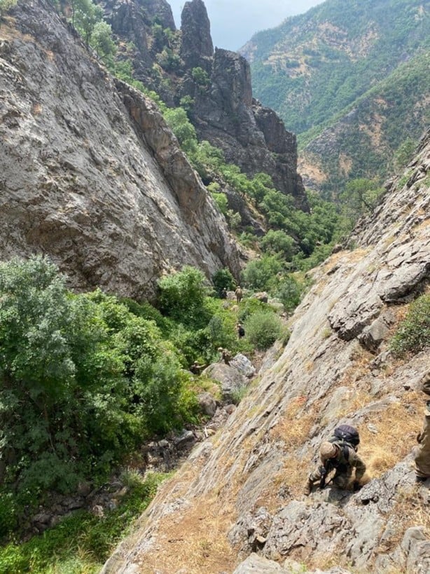 Foto - Amaç teröristi ülkeden silmek! Büyük operasyon başladı