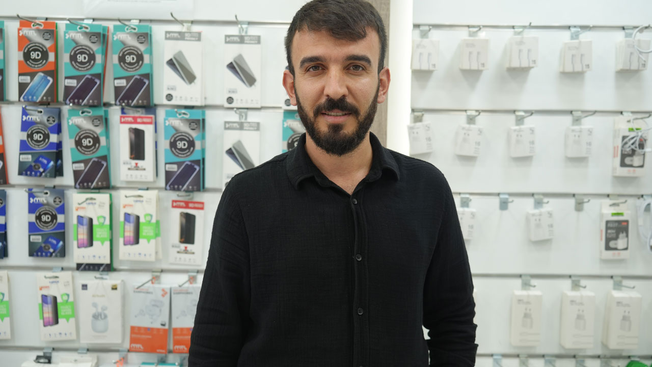 Foto - Aman çok dikkat edin! Yaz sıcaklarında telefonlar tehlike saçıyor