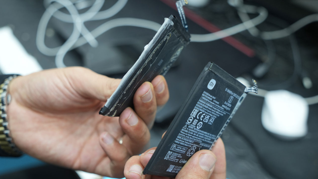 Foto - Aman çok dikkat edin! Yaz sıcaklarında telefonlar tehlike saçıyor