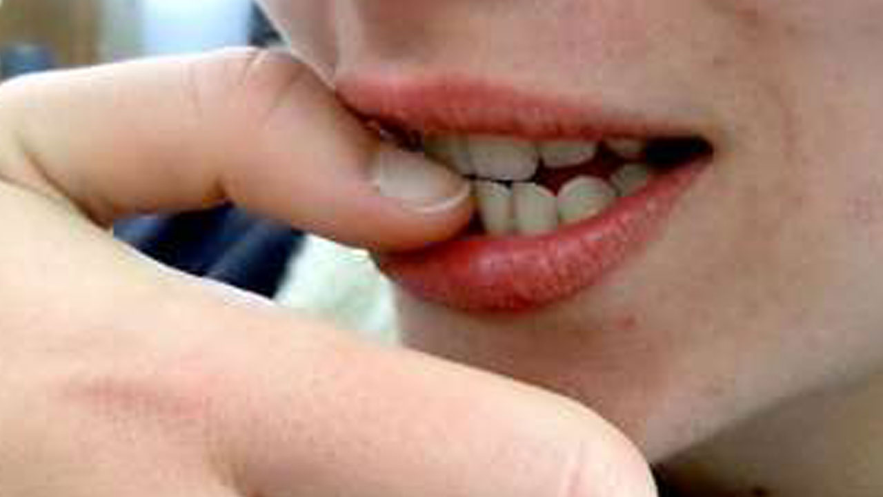 Foto - Aman çok dikkatli olun! Tırnak yemenin gizli tehlikesi