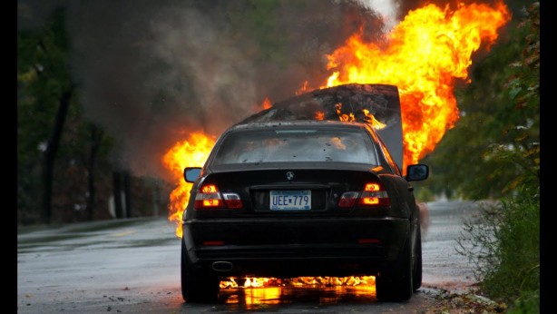 Foto - Aman dikkat! Arabanızda sakın su şişesi bırakmayın...