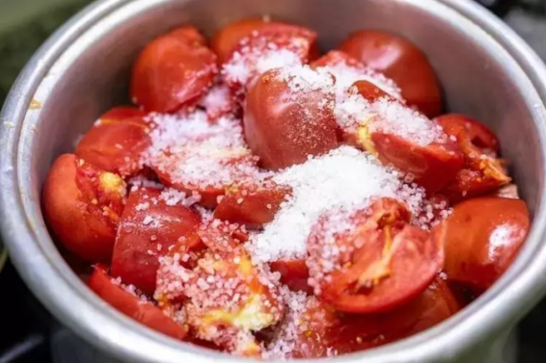 Foto - Aman dikkat! Ayıla bayıla yiyoruz ama böbrekleri diyalize sürüklüyor! Her sofrada var, ömrü 10 yıl kısaltıyor