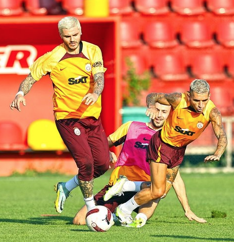 Foto - Aman dikkat: Bir çılgınlık daha! Apar topar harekete geçti: Teklif etti: Yıldızlar geçidi!