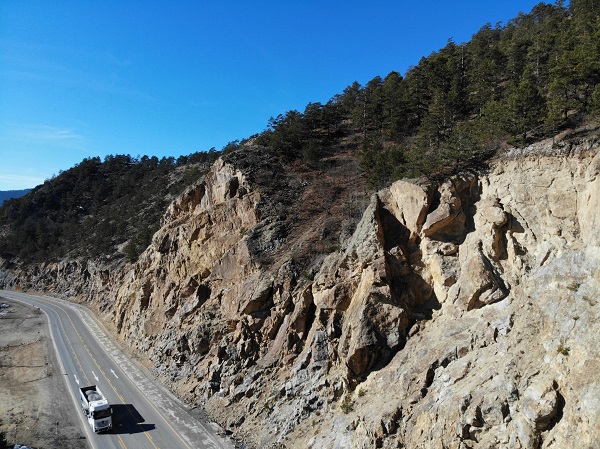 Foto - Aman dikkat! Bu kayalar büyük risk taşıyor