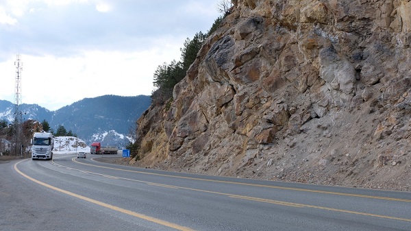 Foto - Aman dikkat! Bu kayalar büyük risk taşıyor