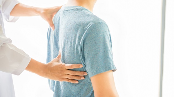 Foto - Aman dikkat! Bu sorun skolyoza neden oluyor