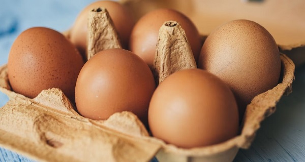 Aman dikkat edin! Yumurtayı siz siz olun böyle tüketmeyin
