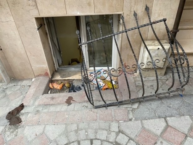 Foto - Aman dikkat! İki küçük çocuğunu evde bırakıp gidince yangın çıktı