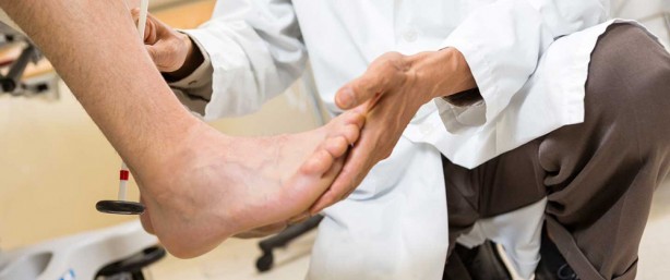 Foto - Aman dikkat! Kolda ve bacakta ani güç kaybı varsa… Erken müdahale şart!