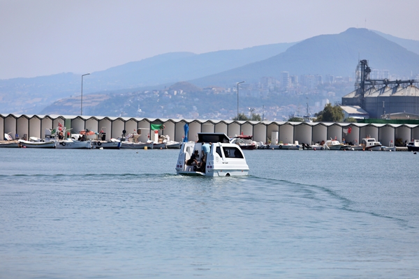 Foto - Amasyalı kardeşlerden müthiş tasarım! Karada karavan suda yat oluyor