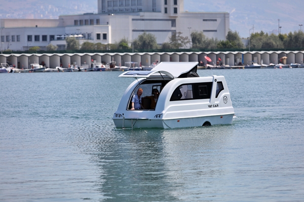 Foto - Amasyalı kardeşlerden müthiş tasarım! Karada karavan suda yat oluyor