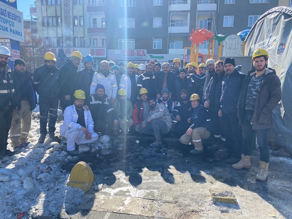 Foto - Amasyalı madenciler Malatya’da 25 kişiyi enkazdan kurtardı