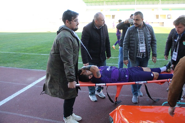 Foto - Amatör maçta ölüm kalım savaşı! Hastanelik oldu