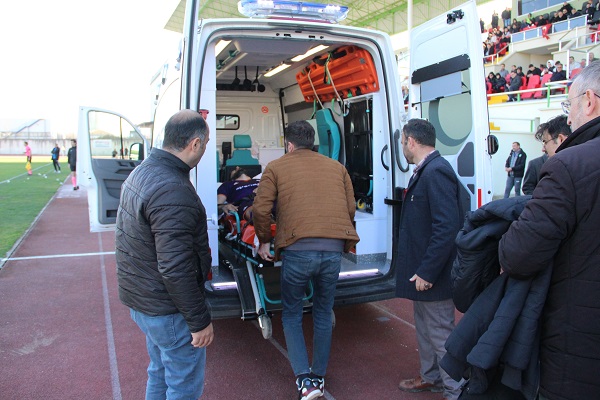 Foto - Amatör maçta ölüm kalım savaşı! Hastanelik oldu