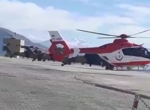 Ambulans helikopter Hakkari'de havalandı