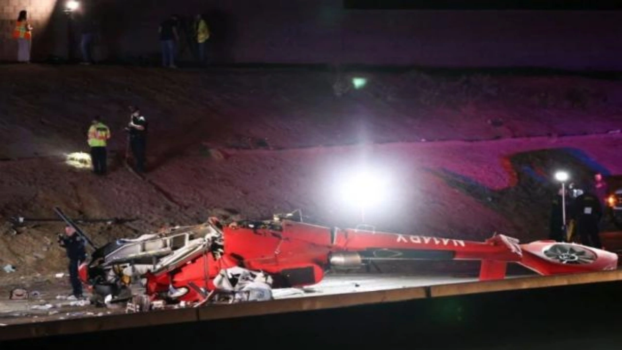 Foto - Ambulans helikopter otoyola düştü: Faciada yaralılar var