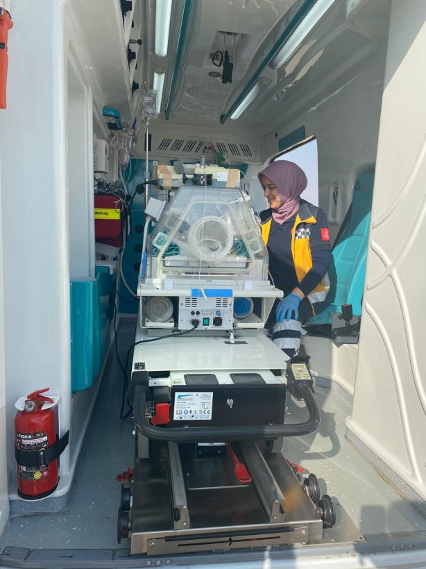 Foto - Ambulans helikopter prematüre bebek için havalandı