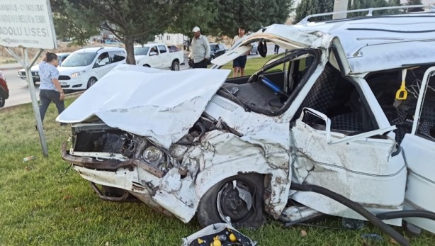 Foto - Ambulansla otomobil çarpıştı: Yaralılar var