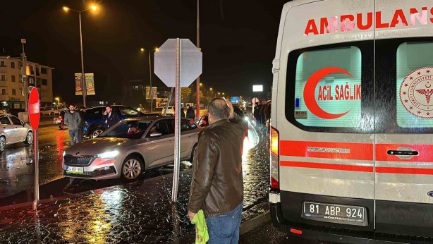 Foto - Ambulanstan inen yaralı kazaya şaştı kaldı