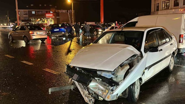 Foto - Ambulanstan inen yaralı kazaya şaştı kaldı