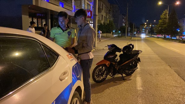 Foto - "Amcam polis" diyen ehliyetsiz sürücüye ceza yağdı!