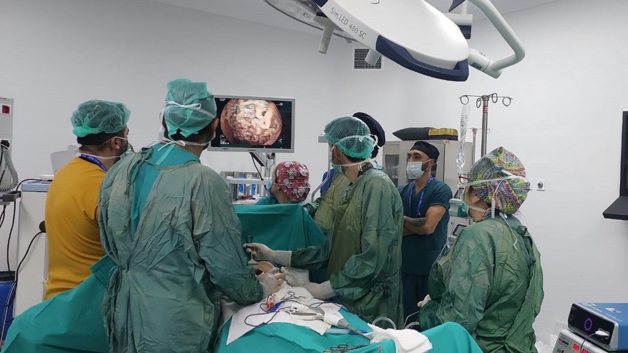 Foto - Ameliyatla hayatı değişti! Midesi 10 kat büyüdü, yıllarca yemek yiyemedi