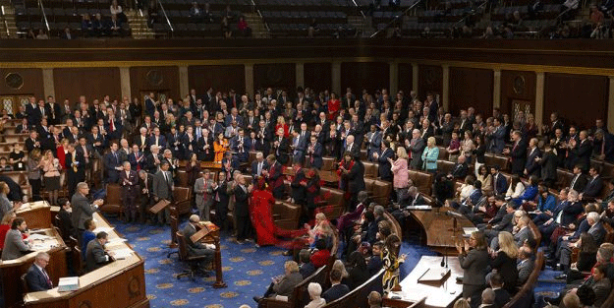 Amerika’da ‘Laiklik’ elden gitti! Mecliste dua ettiler ve hep birlikte AMİN dediler