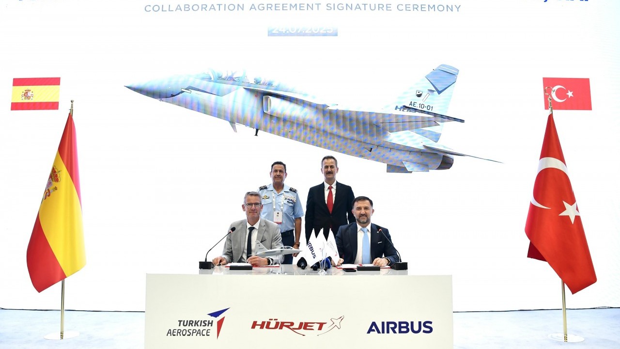 Foto - Amerikalı pilotların 'facia' dediği Türkiye'nin taarruz uçağı Hürjet'te anlaşma tamam: İmzalar atıldı