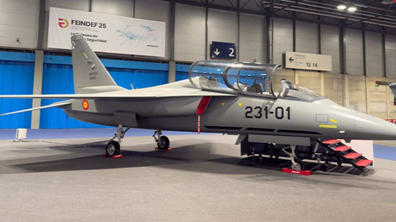 Foto - Amerikalı pilotların 'facia' dediği Türkiye'nin taarruz uçağı Hürjet'te anlaşma tamam: İmzalar atıldı