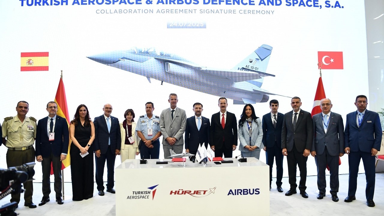 Foto - Amerikalı pilotların 'facia' dediği Türkiye'nin taarruz uçağı Hürjet'te anlaşma tamam: İmzalar atıldı