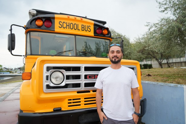Foto - Amerikan filmlerinden özendi! ‘School Bus' ile dünya turuna çıktı