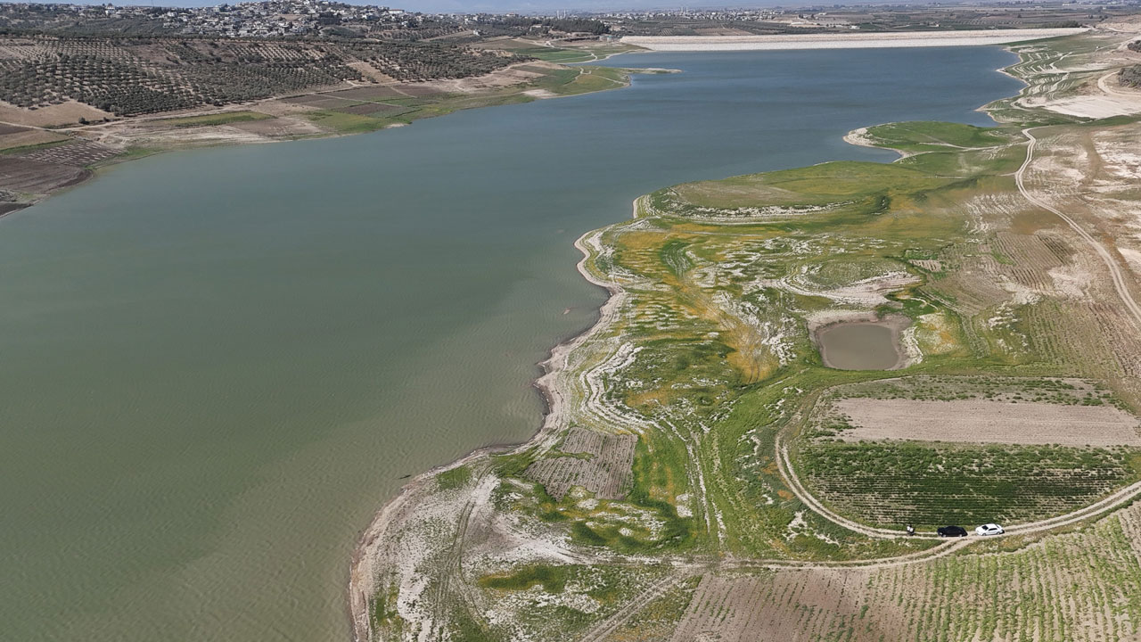 Amik Ovası tehlikede! Yarseli Barajı’nda su adeta buhar oldu