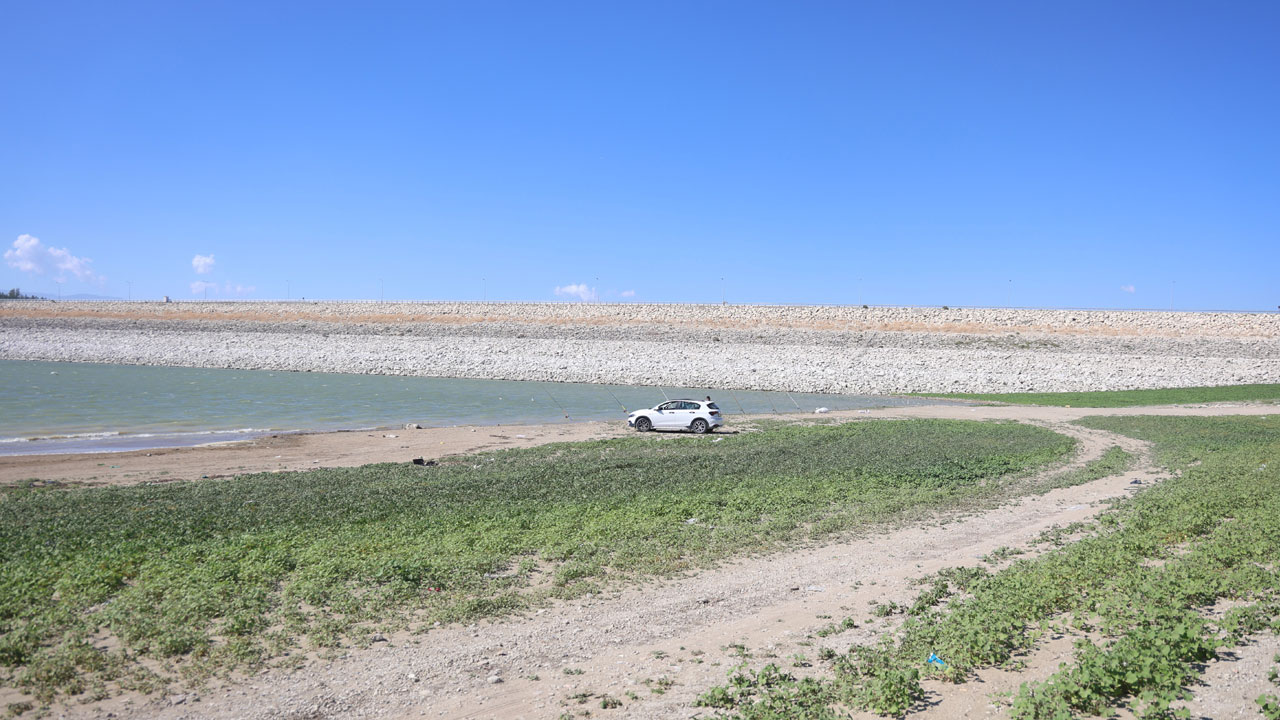 Foto - Amik Ovası tehlikede! Yarseli Barajı’nda su adeta buhar oldu