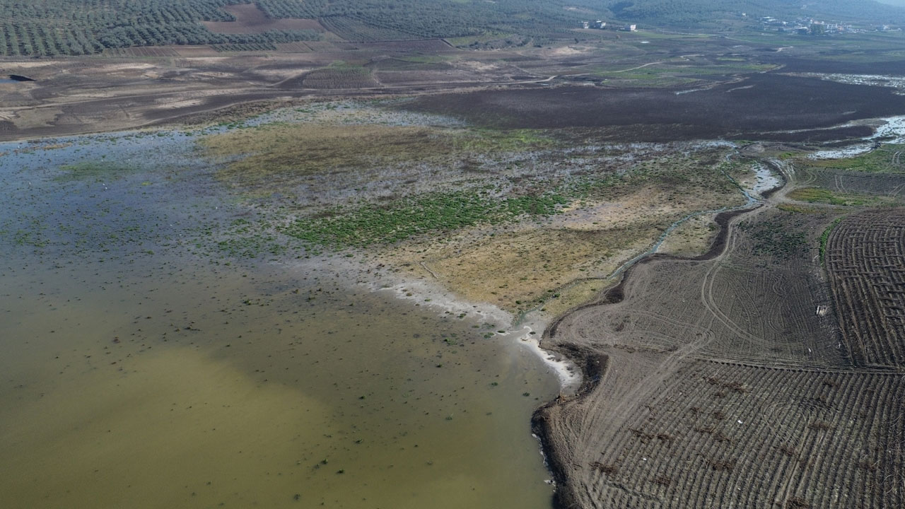 Foto - Amik Ovası tehlikede! Yarseli Barajı’nda su adeta buhar oldu
