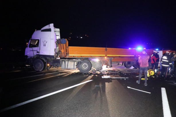 Foto - Anadolu Otoyolu'nda feci kaza! Ankara istikameti trafiğe kapatıldı