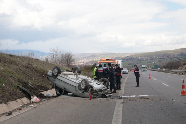 Foto - Anadolu Otoyolu'nda feci kaza: Yaralılar var