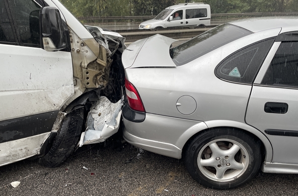 Foto - Anadolu Otoyolu'nda zincirleme kaza: Çok sayıda yaralı var