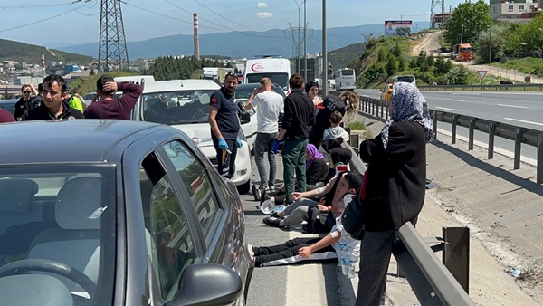 Foto - Anadolu Otoyolu'nda zincirleme kaza! Çok sayıda yaralı var