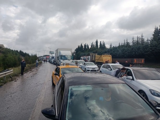 Foto - Anadolu Otoyolu'nda zincirleme trafik kazası
