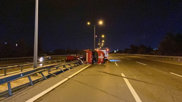 Foto - Anadolu Otoyolu'ndaki zincirleme kazada 1 kişi yaralandı