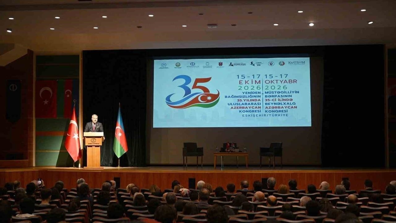 Anadolu Üniversitesi'nde masaya yatırıldı: Anadolu'da kardeşlik ve strateji! Azerbaycan'ın 35. Bağımsızlık yılı
